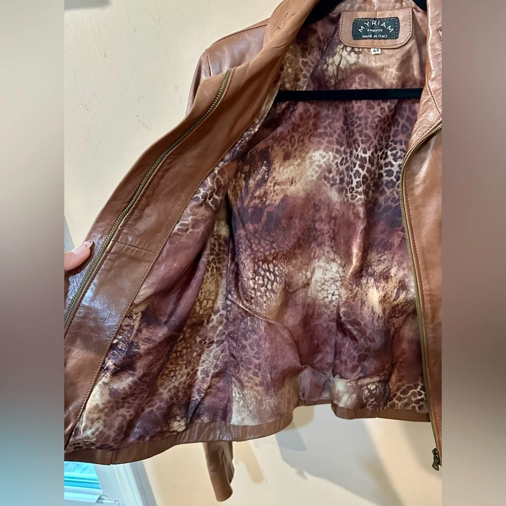 Women’s leather jacket from small leather maker in Florence - Picture 3 of 9